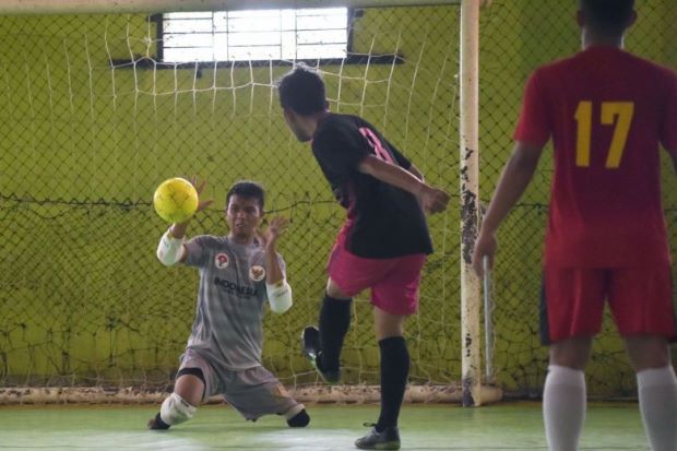 Indonesia’s footless goalkeeper kicks home powerful message