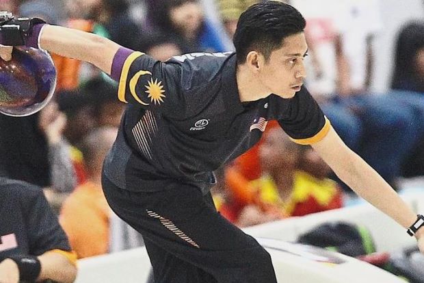 Bowler Azrin aims for a double in Asian Para Games