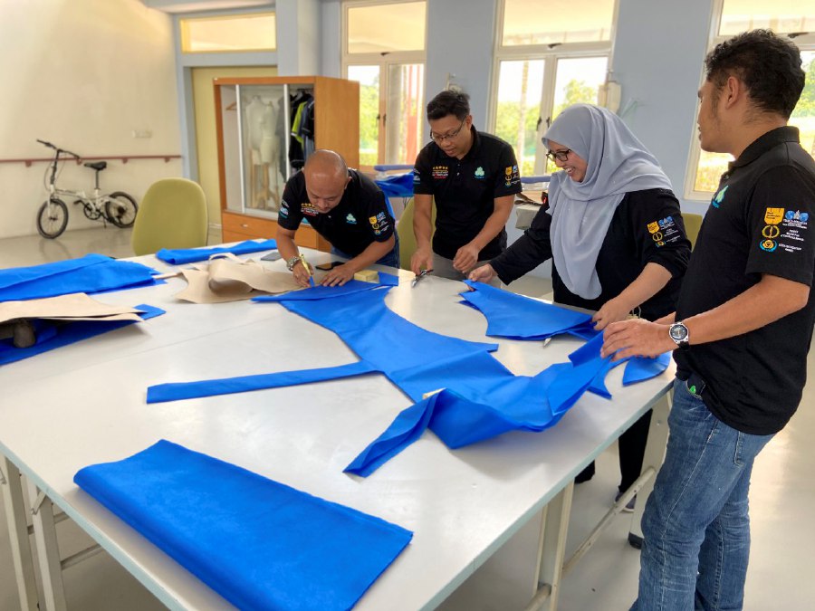Socso’s rehab centre helps make PPE for Melaka Hospital
