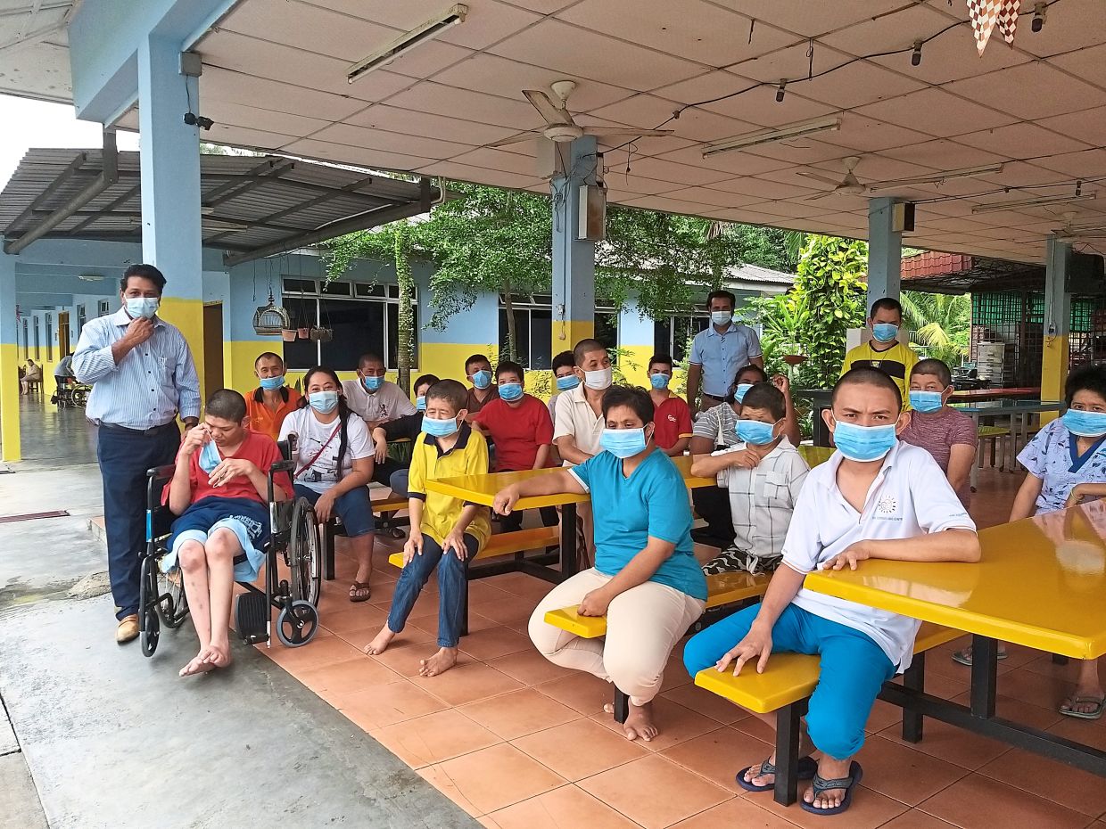 Shelter residents in Taman Saleng Indah.